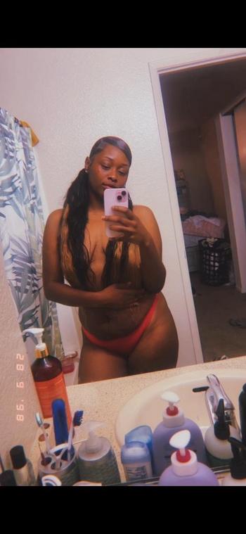 Miaa, 28  female escort, Concord